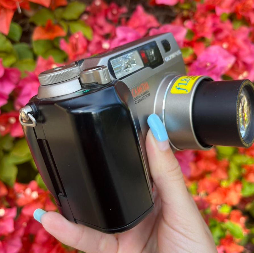 Vintage Olympus Camedia C-2040 Zoom
