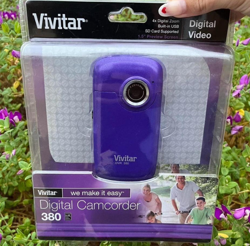 Purple Vivitar DVR 380