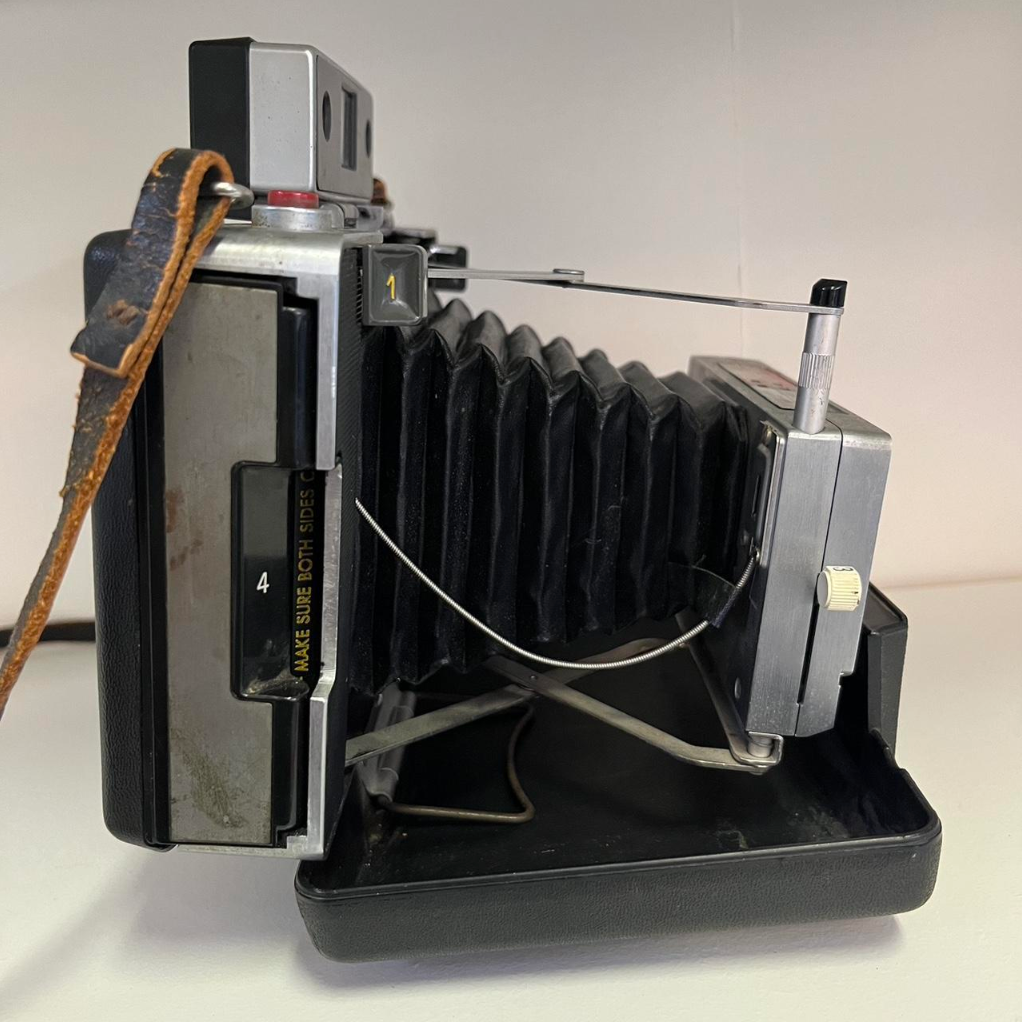 Polaroid Automatic 100 Land Camera