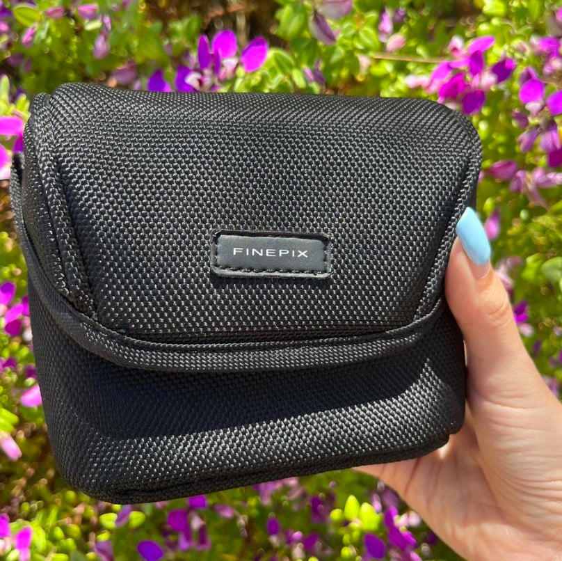 Fujifilm FinePix S8630 with Carrying Case