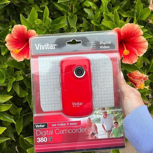 Red Vivitar DVR 380
