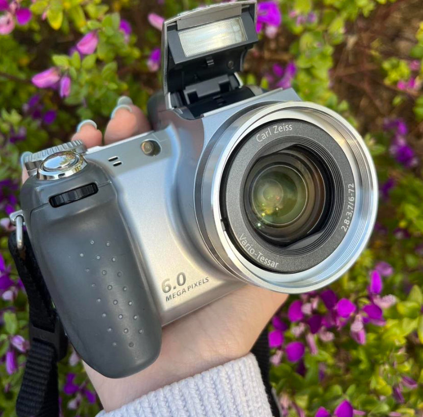 Sony Cyber-Shot DSC-H2