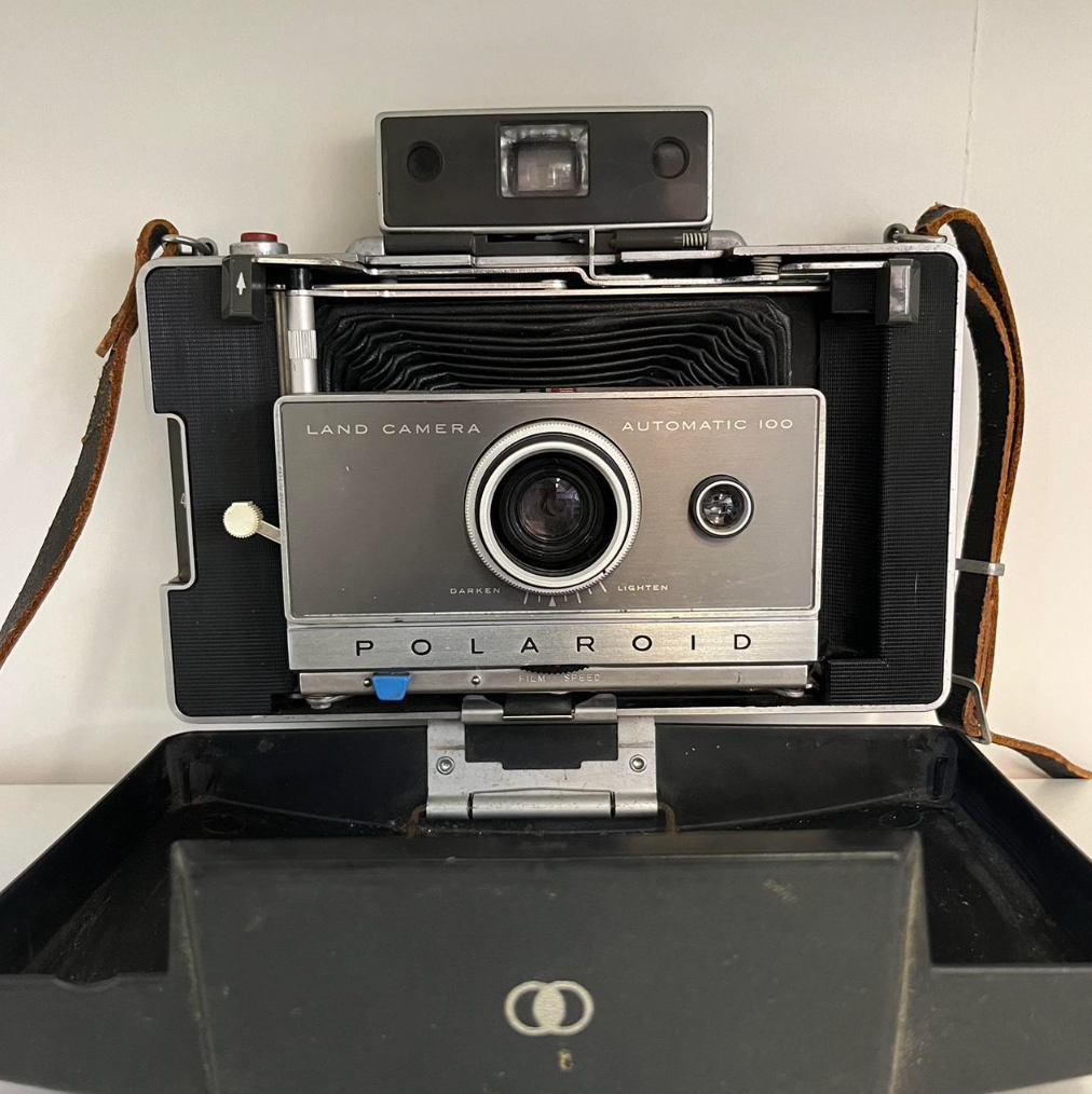 Polaroid Automatic 100 Land Camera